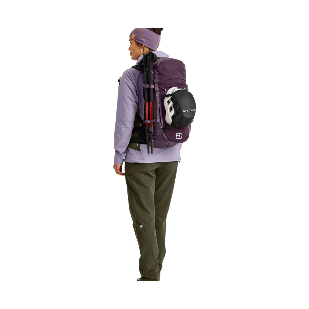Traverse 28 S BLACK black raven